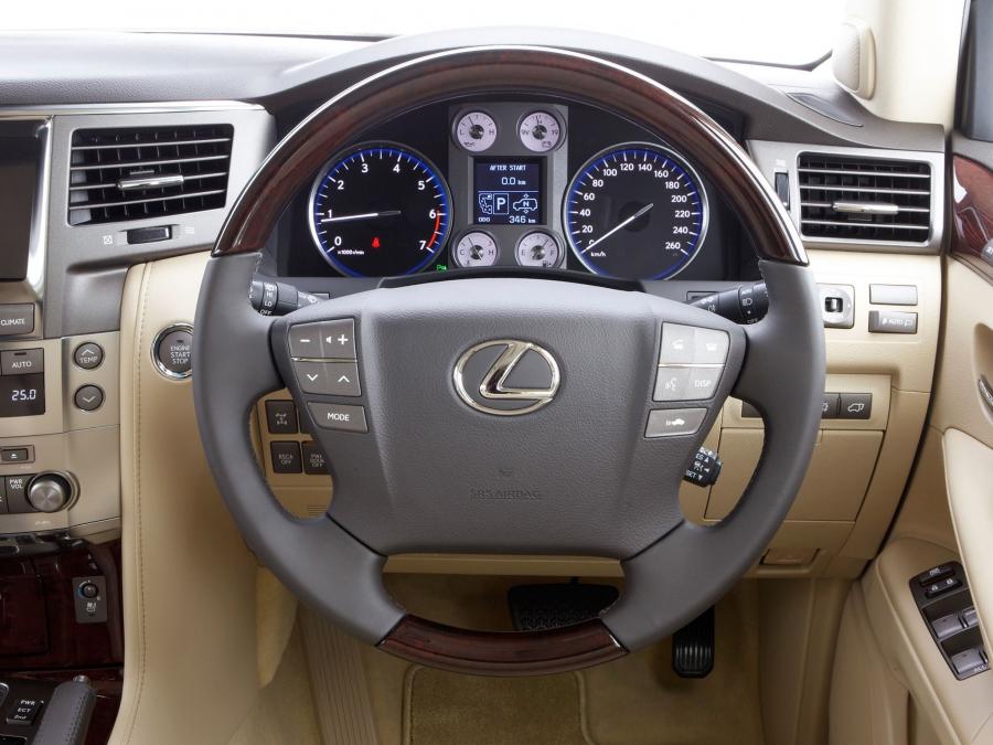  Lexus LX570 2008 года  (AU) (фото 11 из 24)